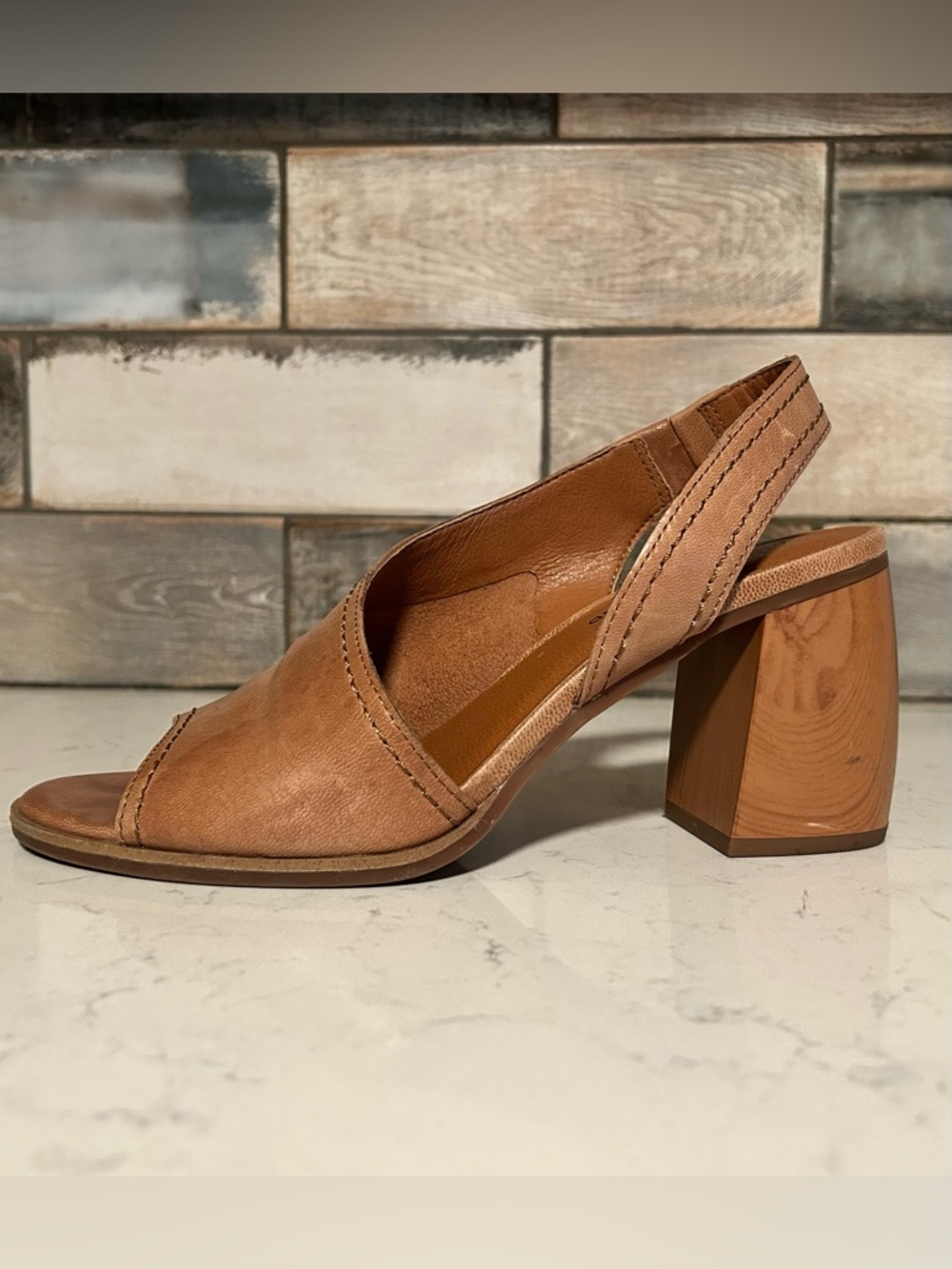 Lucky Brand Xilna Leather Slingback Block Heel Sandals Tan